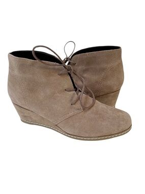 Bjorndal Rachel Wedge Heel Chukka Bootie Shoes Size 8.5